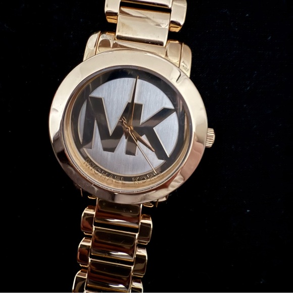 Michael kors gold watch - Picture 3 of 4
